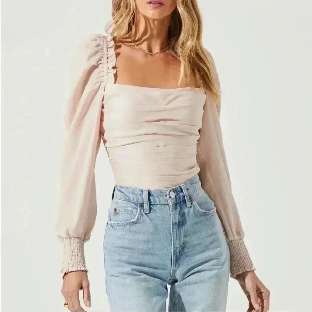 ASTR The Label - Square Neck Puff Sleeve Top (Blush color)
